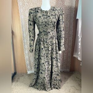 American Vintage Floral Long Sleeve Dress - Black and Cream